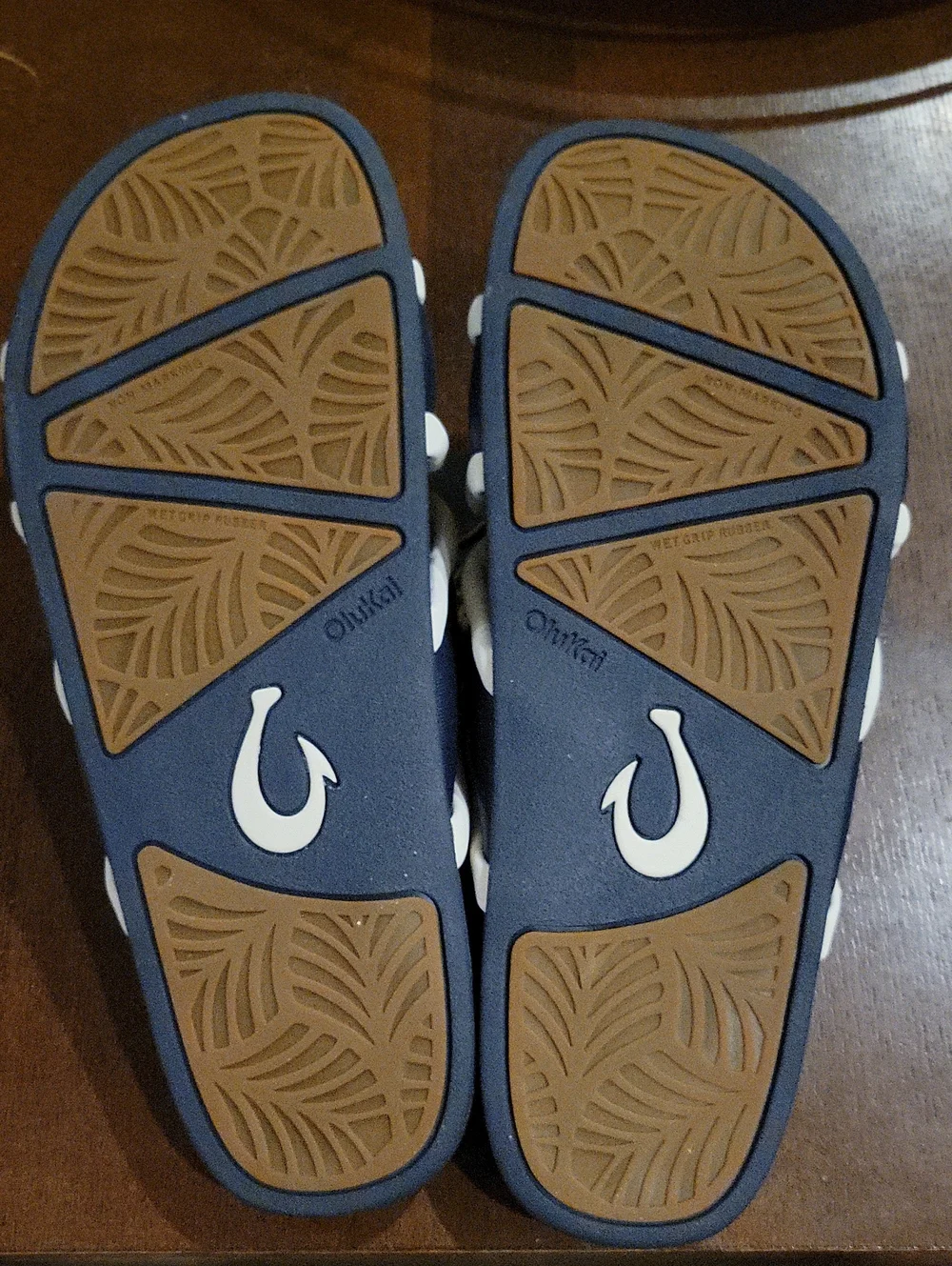 Olukai Ani Water Resistant Crisscross slide Sandal NWT